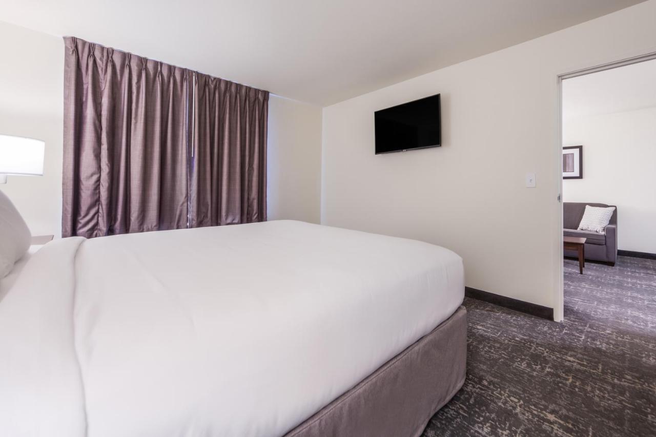 Cobblestone Inn & Suites-Fremont Екстериор снимка